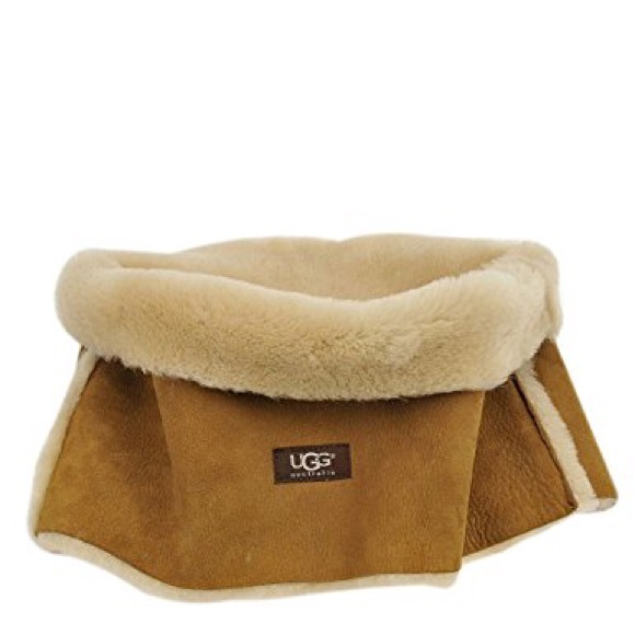 NEW UGG CLASSIC SNOOD CHESTNUT - Picture 2 of 7